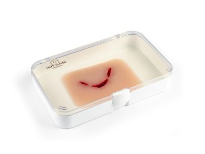 Wound moulage cut broken bottle