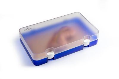 Wound moulage protrusion of large intestines