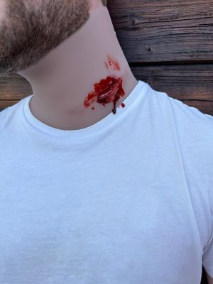 Wound moulage Stab wound neck