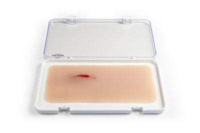 Wound moulage stab thigh