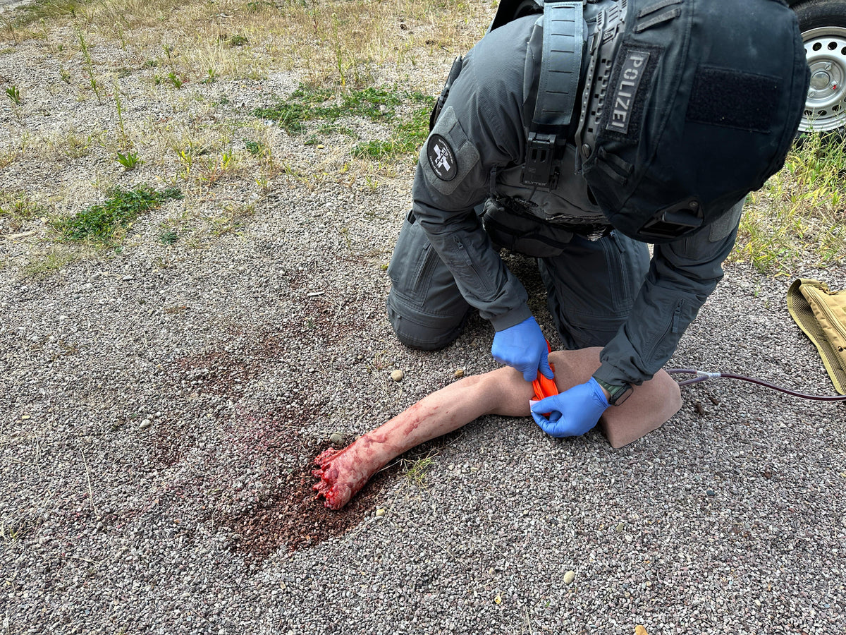 Tourniquet Trainer - Bleeding arm | Erler-Zimmer SE300